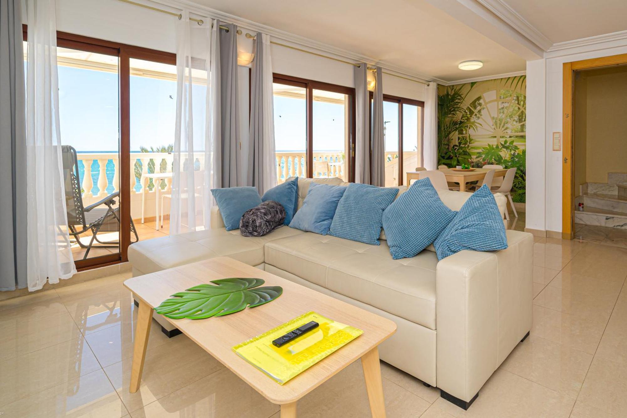 Front Line Apartment Jakarta 2 El Campello Exterior photo
