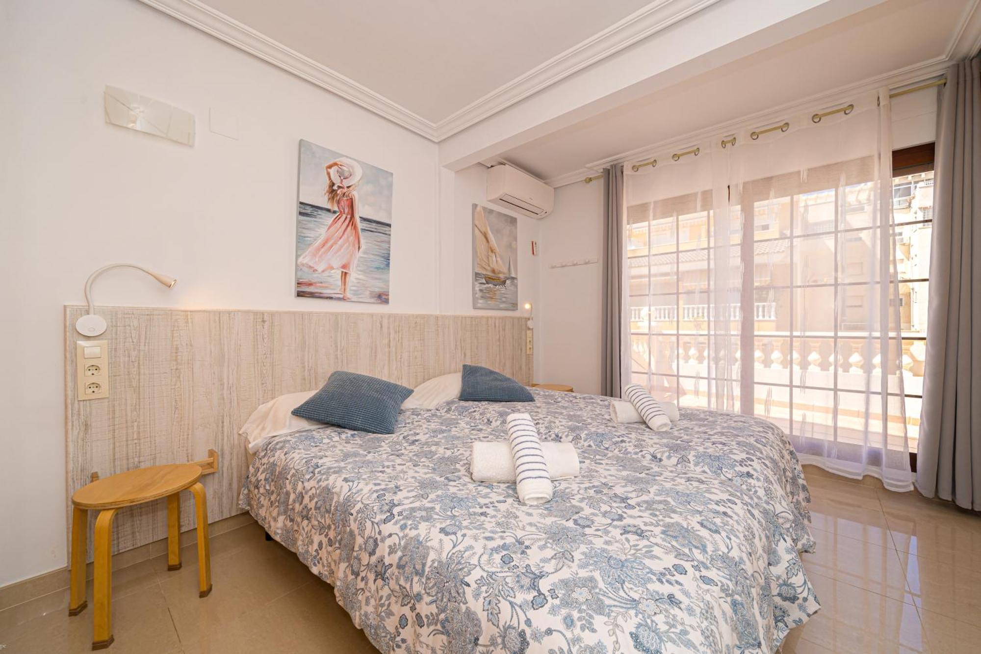 Front Line Apartment Jakarta 2 El Campello Exterior photo